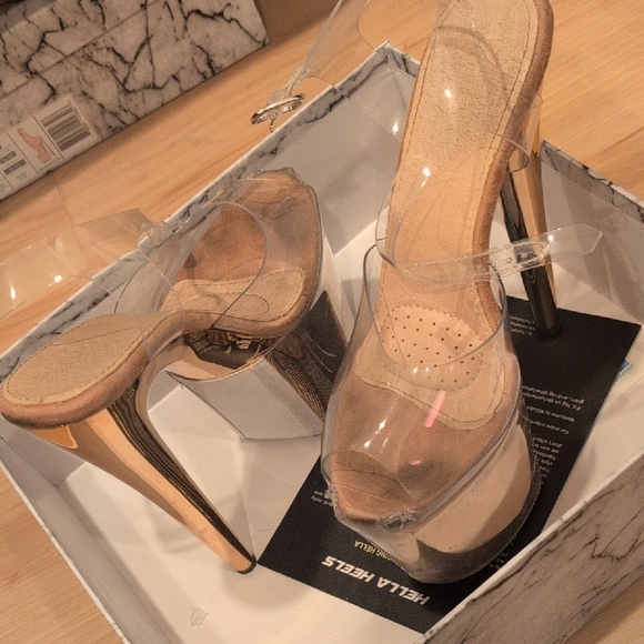 Shimmering Gold Platform Heels - Picture 2 of 4